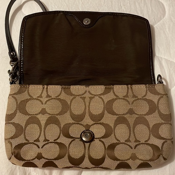 Large Coach Wristlet. - Picture 3 of 4